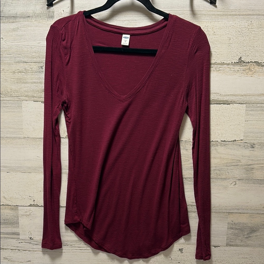 Women's Burgundy V-Neck Long Sleeve Top